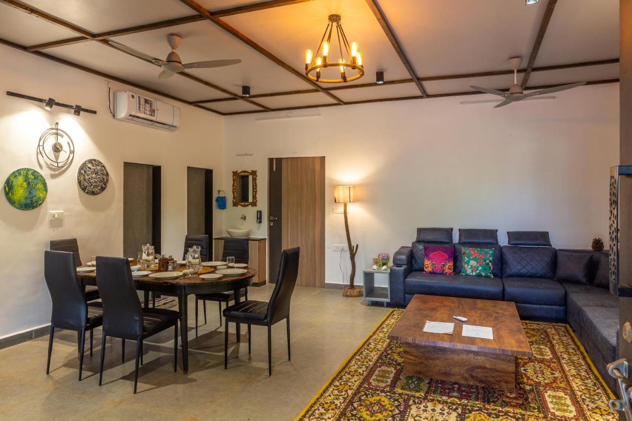 Saffronstays Apricus Farm, Karjat Kültér fotó