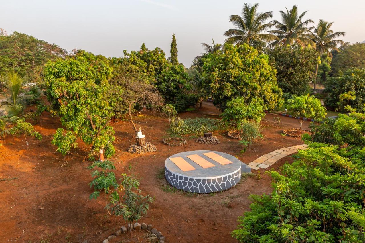 Saffronstays Apricus Farm, Karjat Kültér fotó