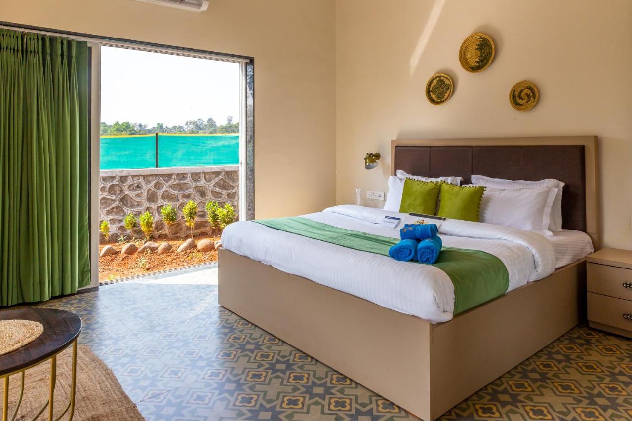 Saffronstays Apricus Farm, Karjat Kültér fotó
