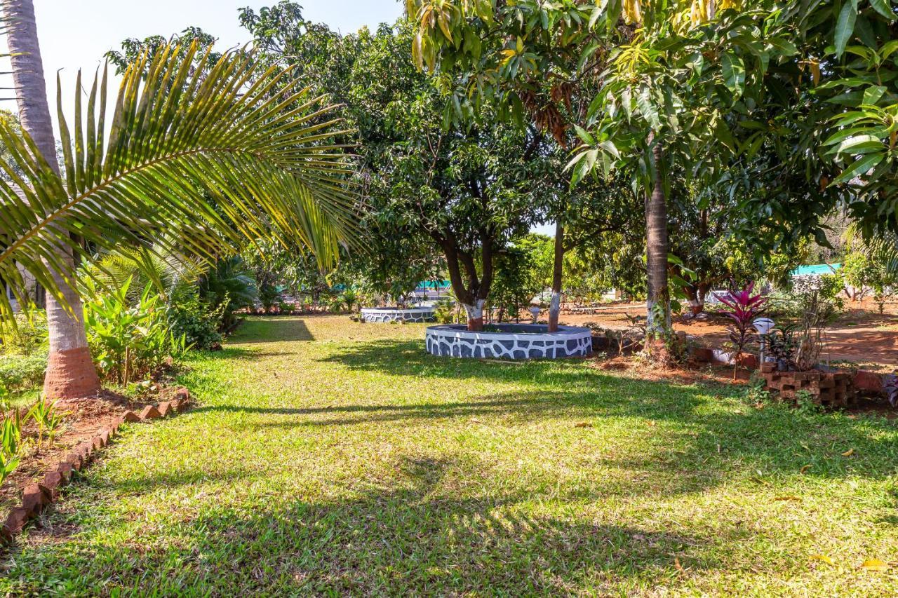 Saffronstays Apricus Farm, Karjat Kültér fotó